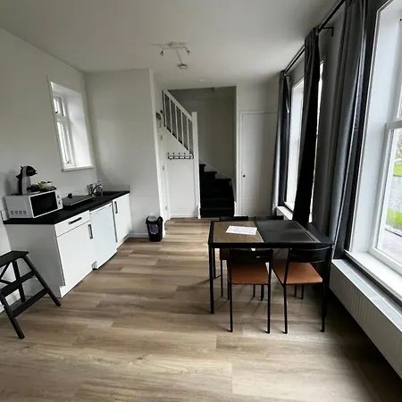 By Adm * Leiden